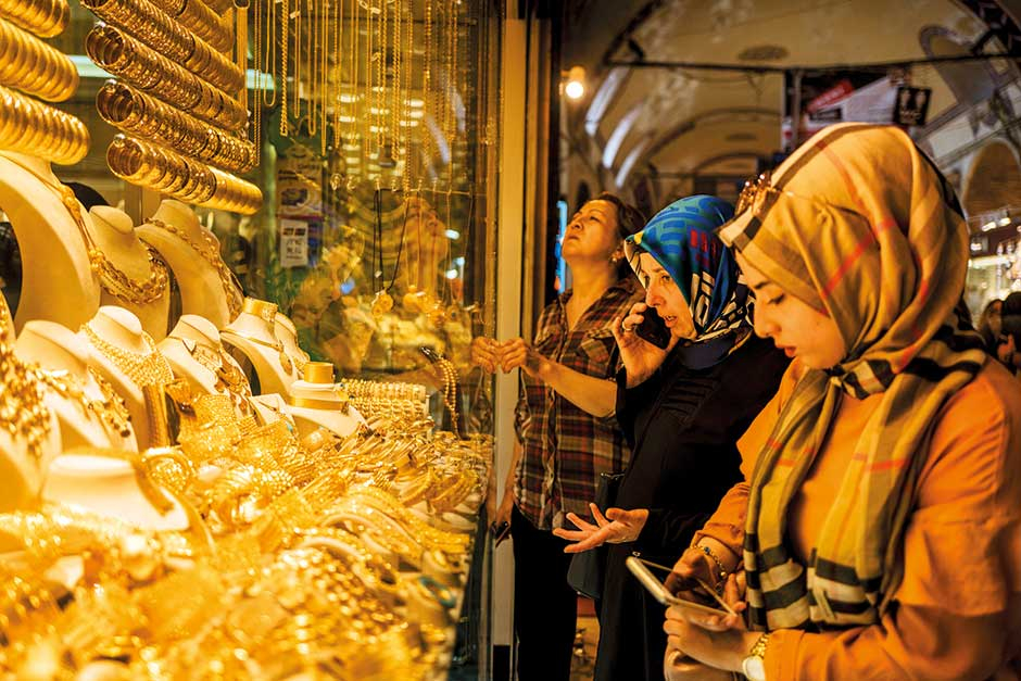 Dubai 22K gold price touches Dh200 a gram for first time in nine years