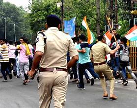 Bihar BPSC Protest: Aspirants Demand Exam Cancellation After Police Lathi Charge