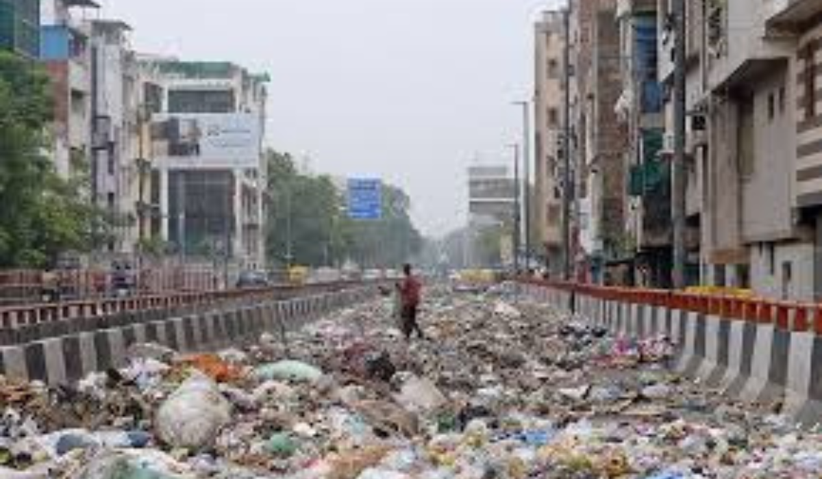 Toxic Air, Broken Roads and Overflowing Garbage: Why India’s Big Cities Are Becoming Unliveable